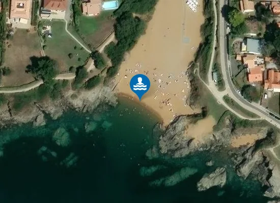 Satellite image of LE PORTEAU