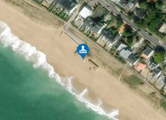 Satellite image of BONNE SOURCE