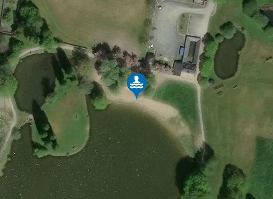 Satellite image of PLAN D'EAU DE COMBREE