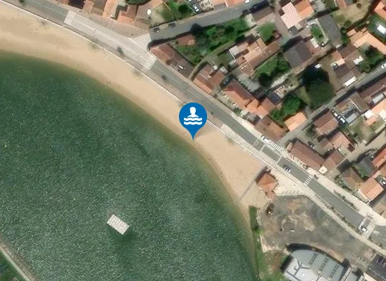 Satellite image of PLAN D'EAU DE L'AIGUILLON