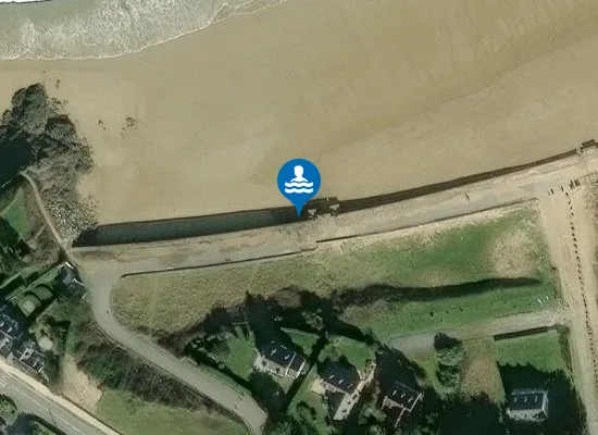 Satellite image of LONGCHAMP OUEST