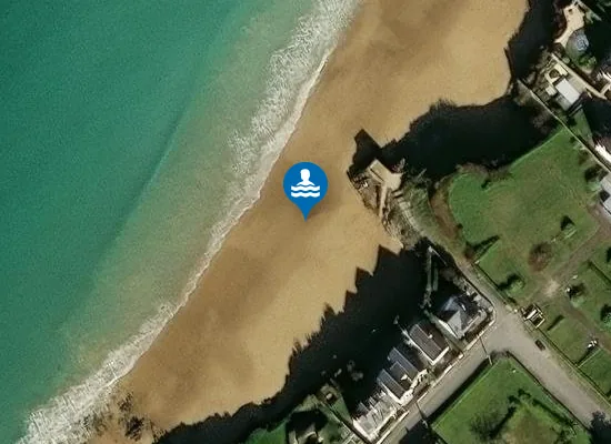 Satellite image of LE MINIHIC