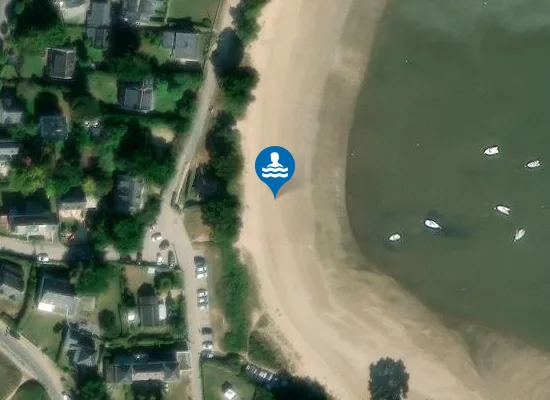 Satellite image of Petite plage de KERVOYAL
