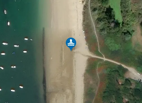 Satellite image of LE MARESCLE