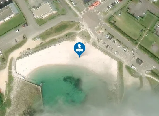 Satellite image of LE COUREGANT