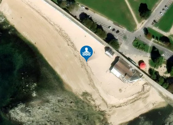 Satellite image of LES PATIS